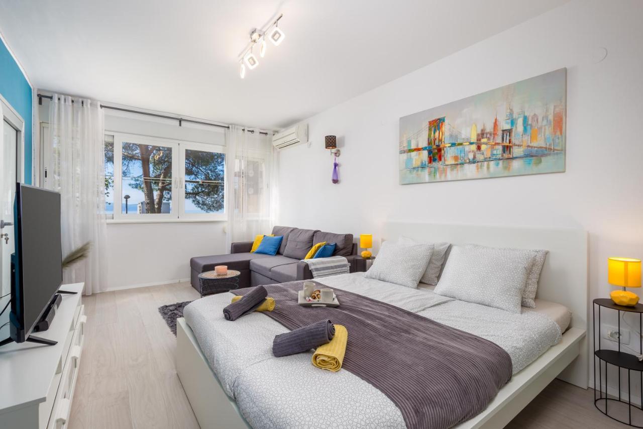 Sunny Studio Apartment With Balcony 里耶卡 外观 照片