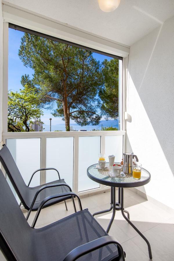 Sunny Studio Apartment With Balcony 里耶卡 外观 照片